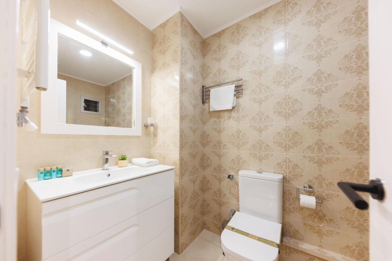 Bravissimo Figuerola, Spacious 3-Bedroom Apartment Girona Exterior photo